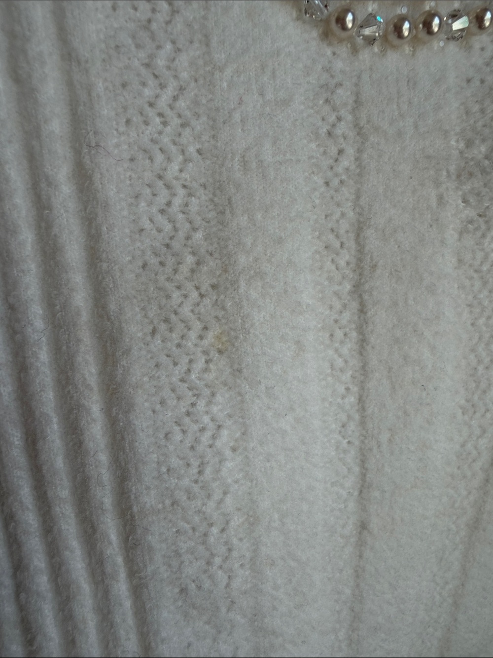 CHANEL White Ribbed Cashmere Crewneck Sweater with Embellished CC - Picture 5 of 9